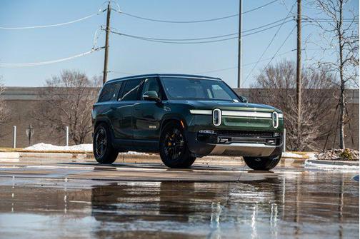 2023 Rivian R1S Adventure Quad-Motor Large Package