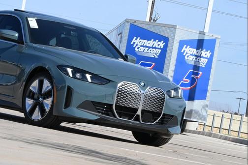 Cape York Green Metallic 2026 BMW i4 Gran Coupe xDrive40