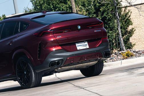 2025 BMW X6 M60i
