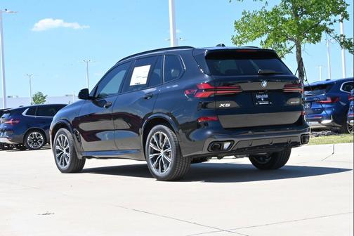 Black Sapphire Metallic 2026 BMW X5 xDrive40i