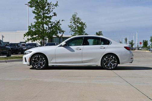 Mineral White Metallic 2025 BMW 330 i