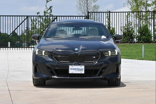 Black Sapphire Metallic 2024 BMW i5 M60