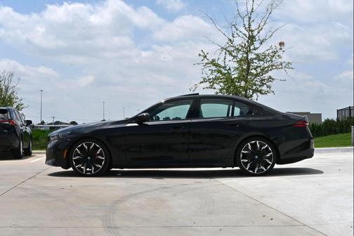 Black Sapphire Metallic 2024 BMW i5 M60