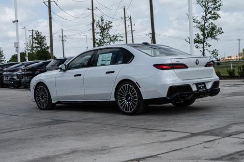 Mineral White Metallic 2026 BMW 760 xDrive