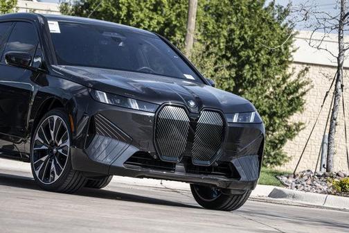 2026 BMW iX xDrive60