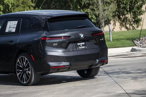2026 BMW iX xDrive60