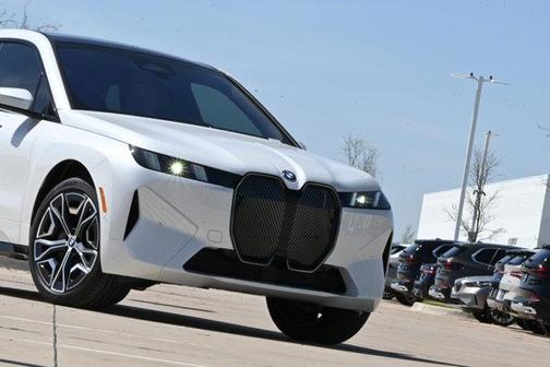 2026 BMW iX xDrive60