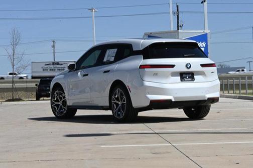 2026 BMW iX xDrive60