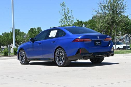 Frozen Portimao Blue Metallic 2026 BMW 530 530i
