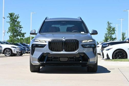 Skyscraper Grey Metallic 2026 BMW X7 xDrive40i