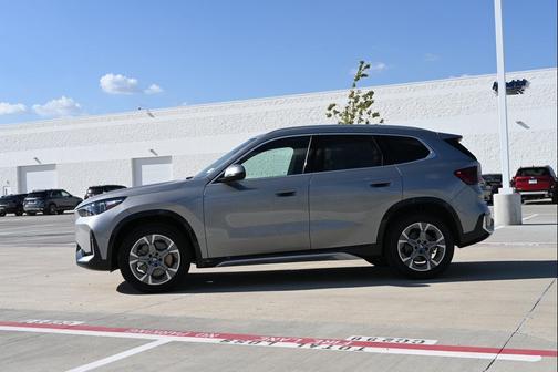 Space Silver Metallic 2027 BMW X1 xDrive28i