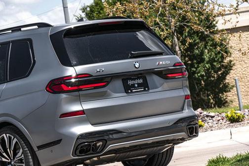 2026 BMW X7 M60i