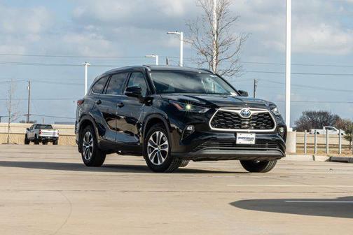 2022 Toyota Highlander Hybrid XLE