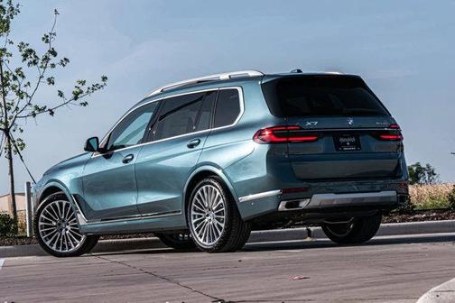 2025 BMW X7 xDrive40i