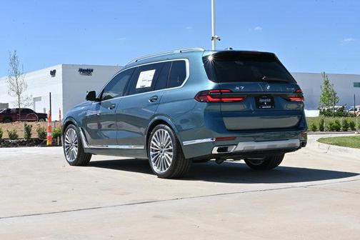 Blue Ridge Mountain Metallic 2026 BMW X7 xDrive40i