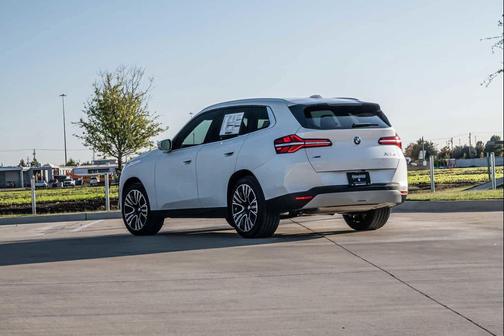 Mineral White Metallic 2026 BMW X3 30 xDrive