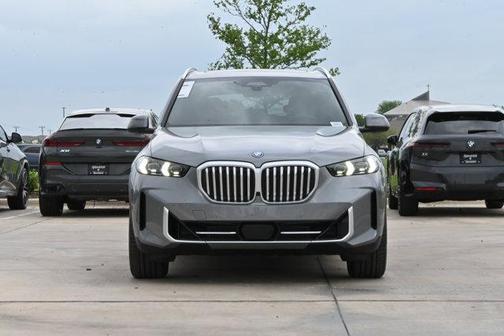 Skyscraper Grey Metallic 2026 BMW X5 PHEV xDrive50e