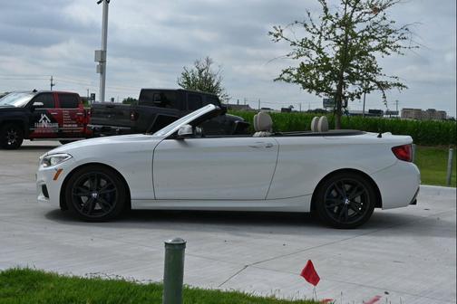 Mineral White Metallic 2017 BMW M240 i xDrive
