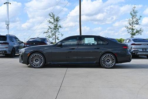 Dravit Grey Metallic 2026 BMW 760 xDrive