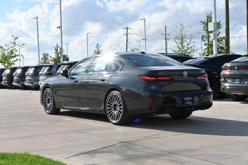Dravit Grey Metallic 2026 BMW 760 xDrive