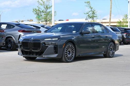 Dravit Grey Metallic 2026 BMW 760 xDrive