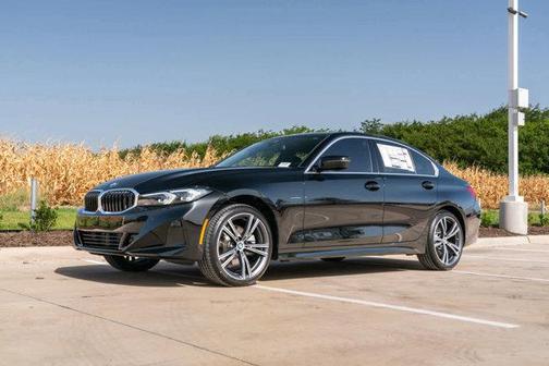 2024 BMW 330 330i Sedan