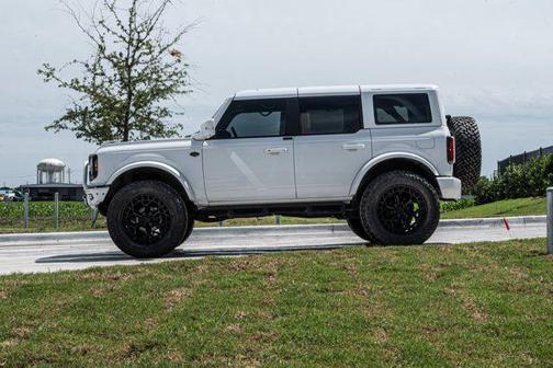 OXFORD WHITE 2024 Ford Bronco Wildtrak