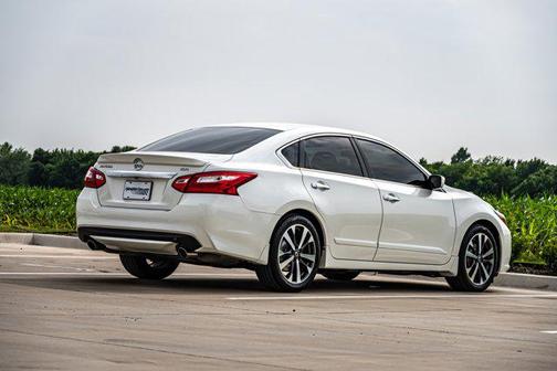2016 Nissan Altima 2.5 SR