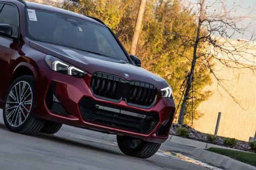Vegas Red Metallic 2026 BMW X1 xDrive28i