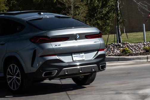 2025 BMW X6 xDrive40i