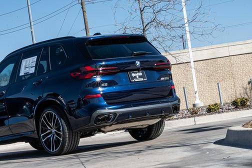 2026 BMW X5 M60i