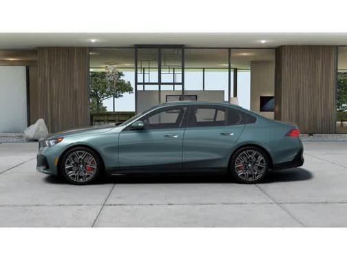 Cape York Green Metallic 2027 BMW i5 eDrive40