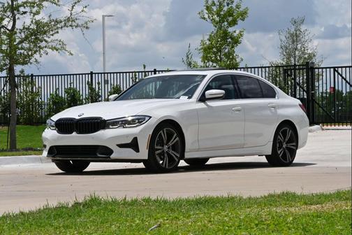 Alpine White 2022 BMW 330 xDrive