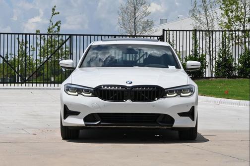 Alpine White 2022 BMW 330 xDrive
