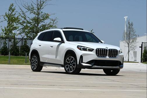Alpine White 2025 BMW X1 xDrive28i