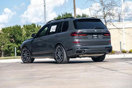 2026 BMW X7 M60i