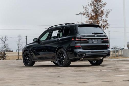 2026 BMW X7 M60i