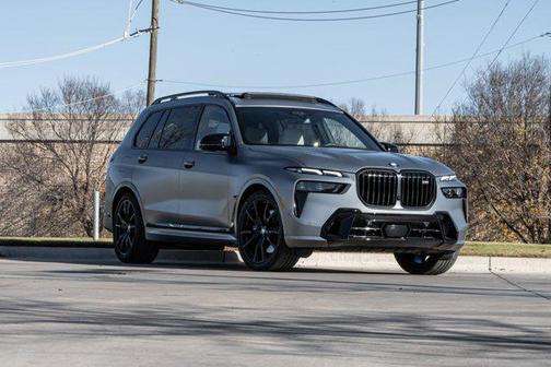 2025 BMW X7 M60i