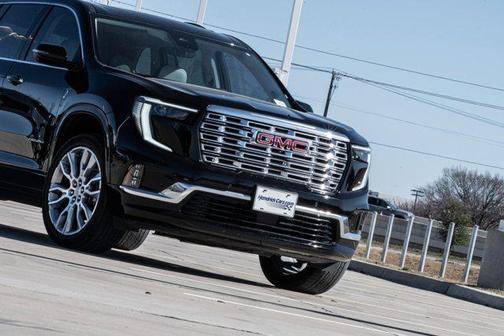 2024 GMC Acadia Denali