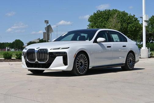 Mineral White Metallic 2026 BMW 740 740i