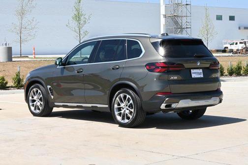 Manhattan Green Metallic 2026 BMW X5 sDrive40i
