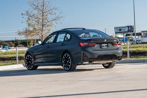 2026 BMW 330 i xDrive