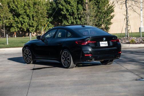 2025 BMW M440 i