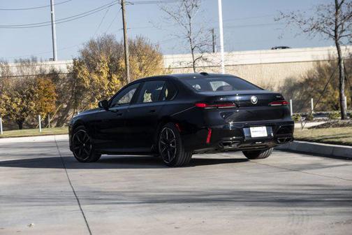 2023 BMW 760 i xDrive