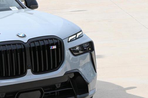 2026 BMW X7 M60i