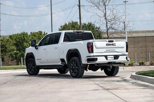 2025 GMC Sierra 2500 AT4