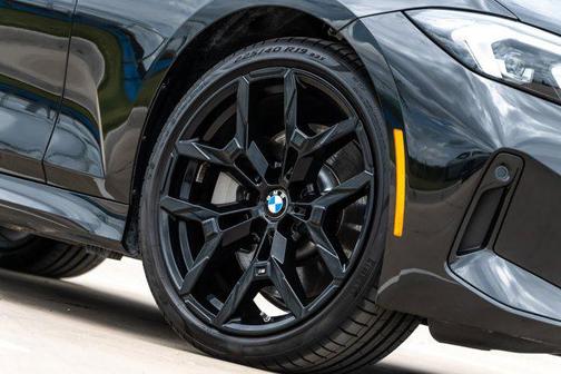 2025 BMW 330 i