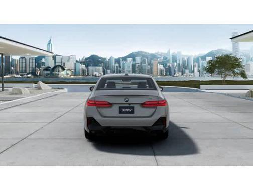 Oxide Grey Metallic 2027 BMW i5 xDrive40
