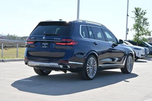 Tanzanite Blue II Metallic 2026 BMW X7 xDrive40i