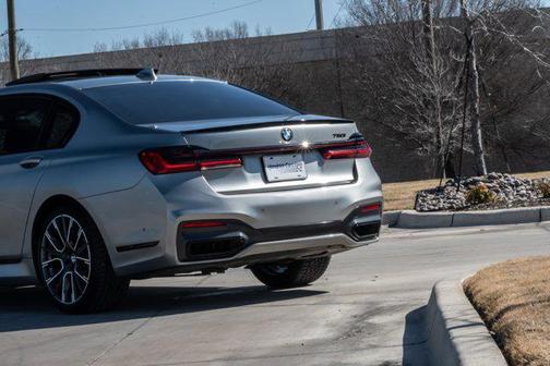 2021 BMW 750 i xDrive